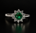 Anillo con esmeralda redonda (Ref. 219)