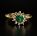 Anillo con esmeralda redonda tipo marquesa (Ref. 218)