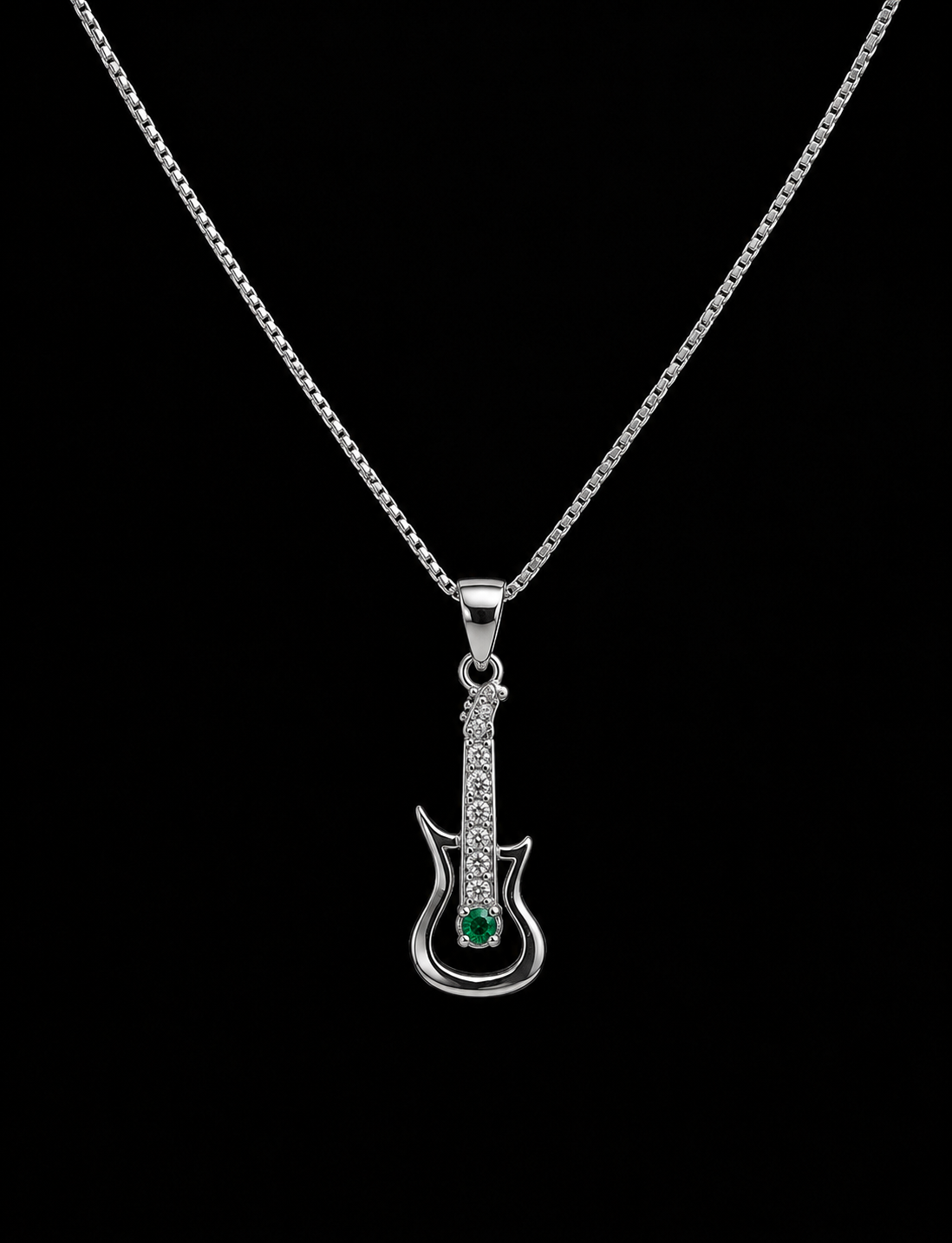 Collar Guitarra en plata 925 con esmeralda natural (Ref. 19)