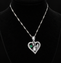 Collar Corazón con cisne en plata 925 con esmeralda natural (Ref. 15)