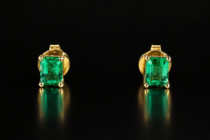 Topos con esmeralda rectangular